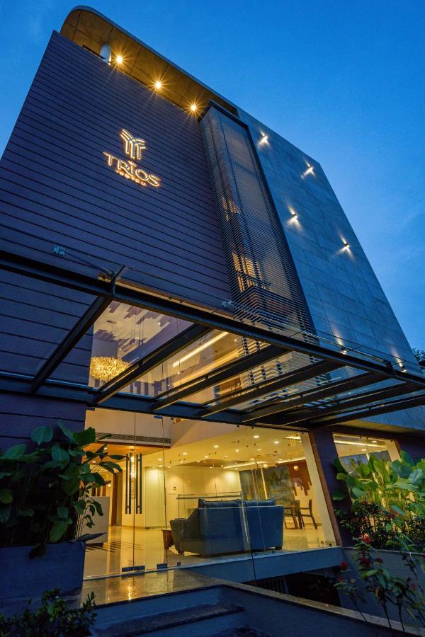 The Trios Hotel Kochi Exterior photo