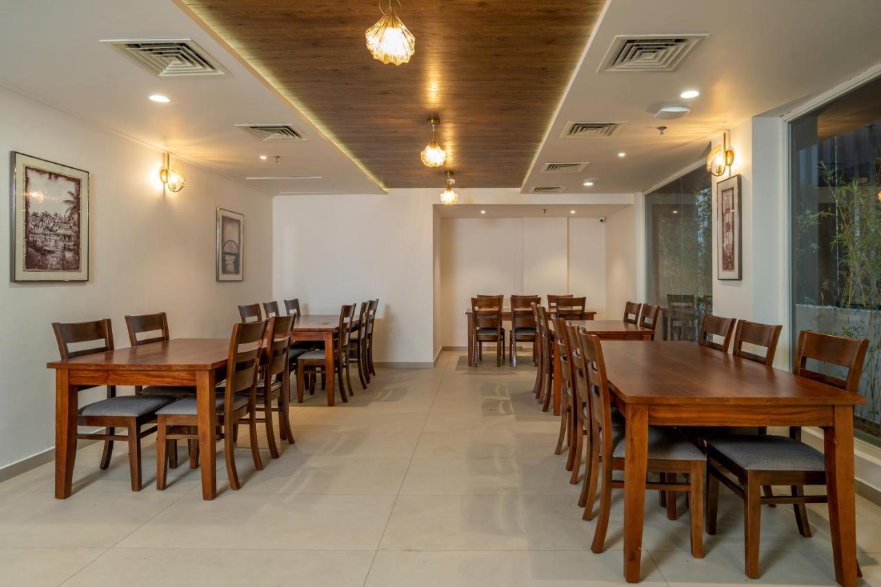 The Trios Hotel Kochi Exterior photo