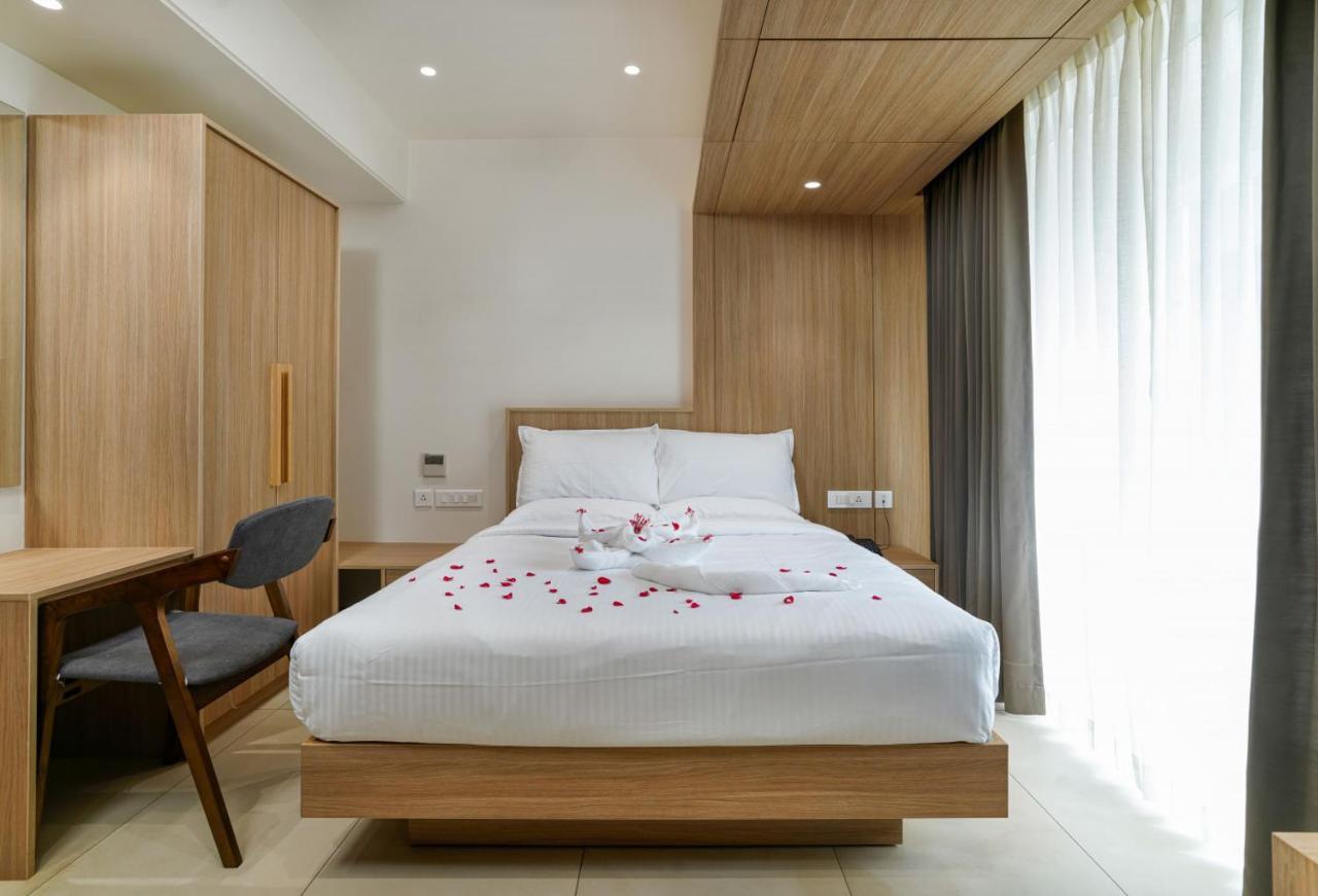 The Trios Hotel Kochi Exterior photo