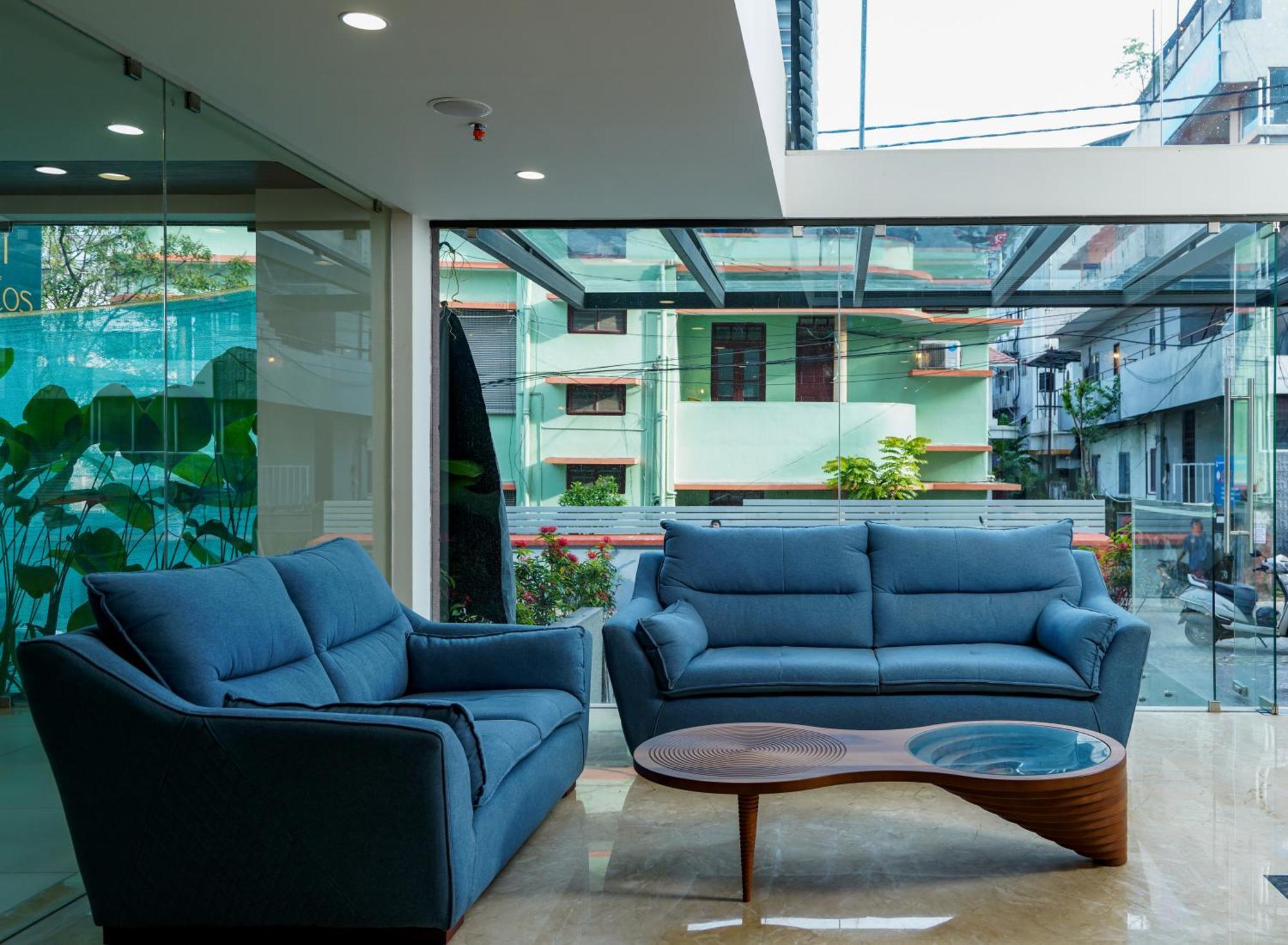 The Trios Hotel Kochi Exterior photo